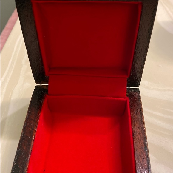 VINTAGE INLAID WOODEN JEWELRY BOX - Picture 3 of 3